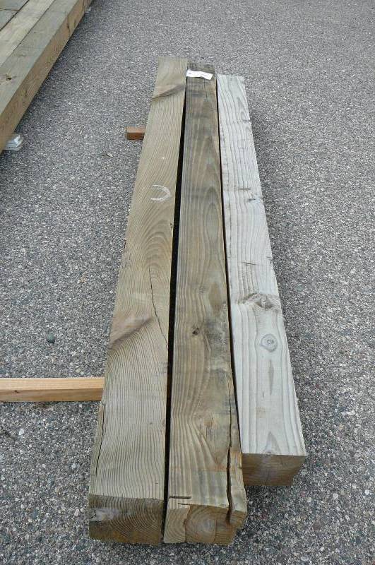 lot 274 image: Green Treated Posts