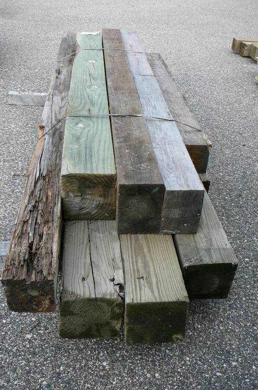 lot 280 image: Posts Green Treated