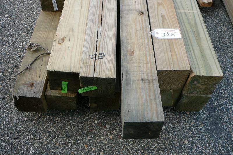 lot 286 image: Posts Green Treated