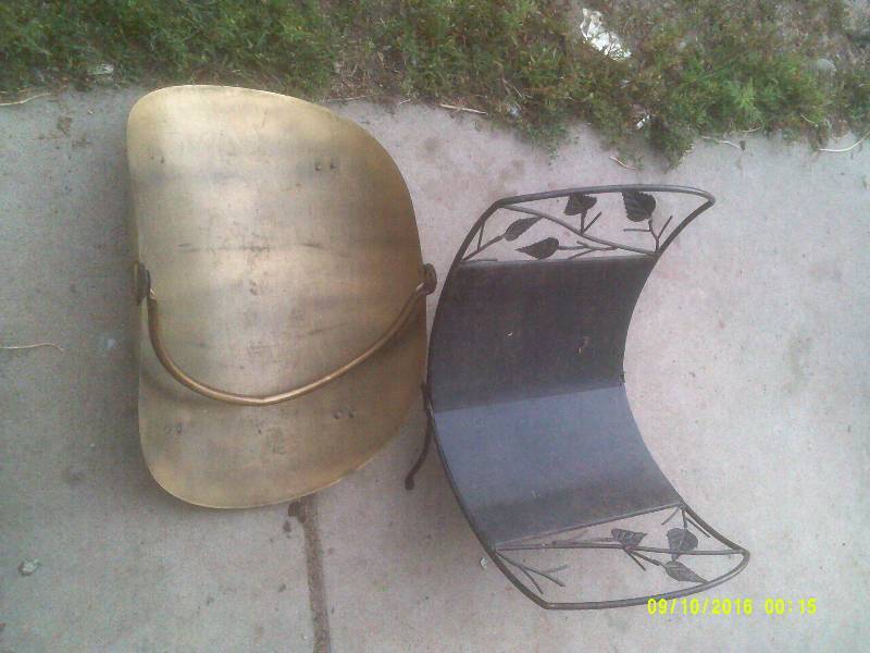 2 VINTAGE HOG HOLDERS