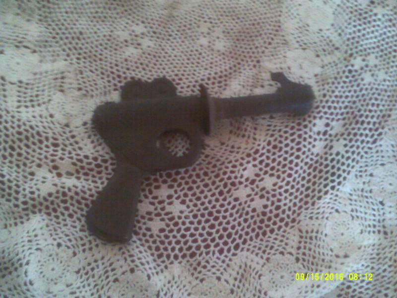 ANTIQUE TOY METAL GUN