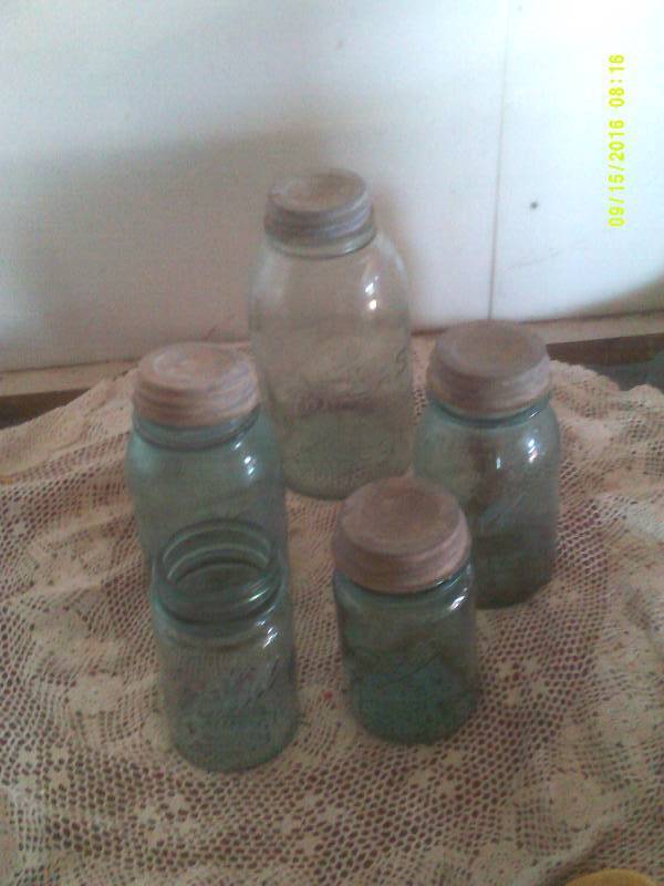 5 VINTAGE BLUE BALL CANNING JARS