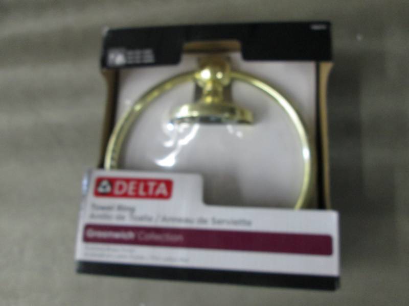 Delta Greenwich Towel Ring in Polis...