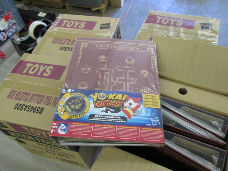 4 Cases of 4(16) Yo Kai Watch Medal...