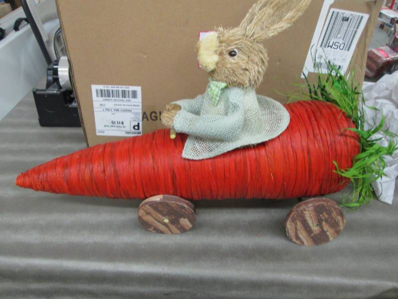 BunnyCarrot Dcor - needs repair...