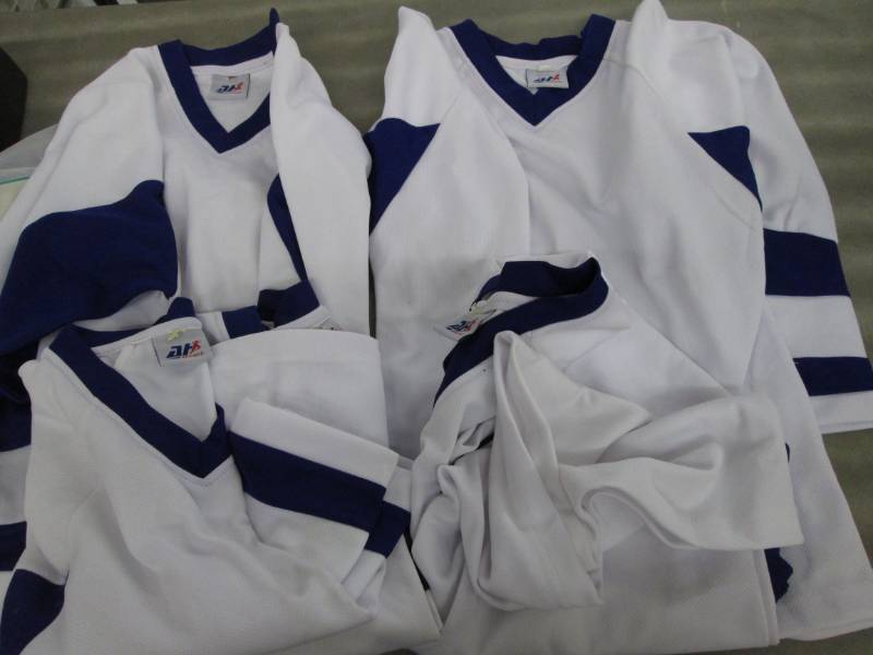 Lot of 5 -3 Youth XL & 2 Youth Medi...