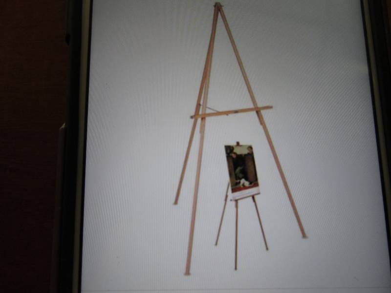 Mastervision Oak Tripod Display Eas...