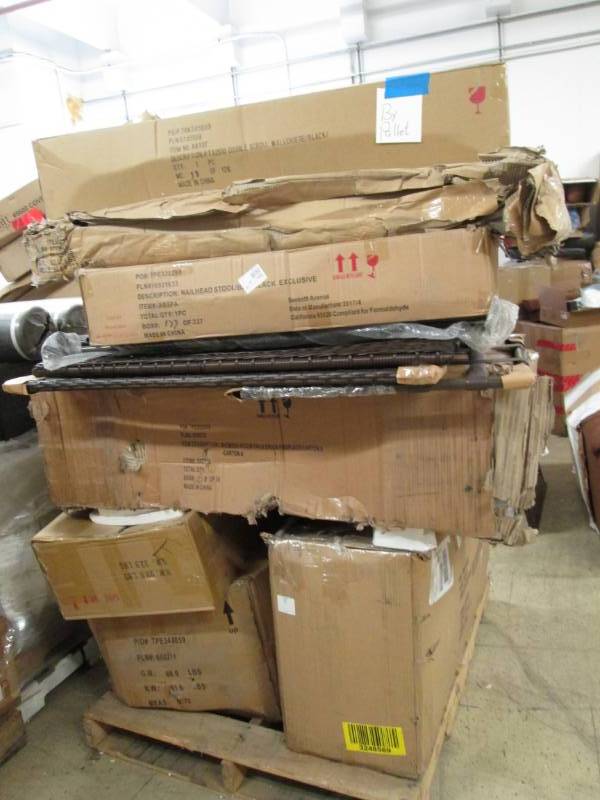 Pallet of Furniture Damaged or mis...