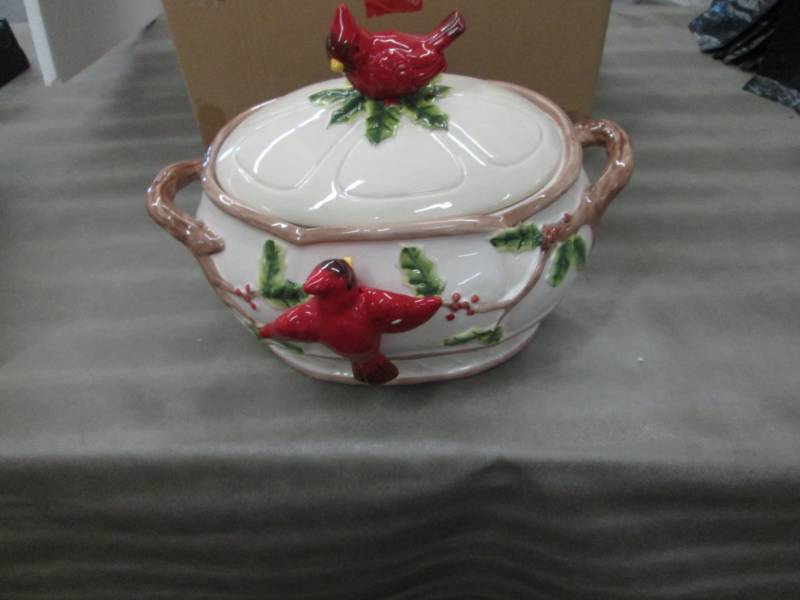 Lot of 4 Cardinal Ceramic Covered H...