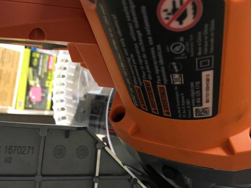 Ridgid 15 Amp 10 in. Dual Bevel Miter Saw used with out a bag