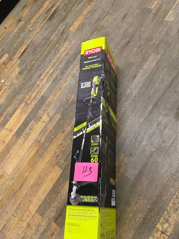 Ryobi 18 in. 10 Amp Electric String Trimmer in good conditions