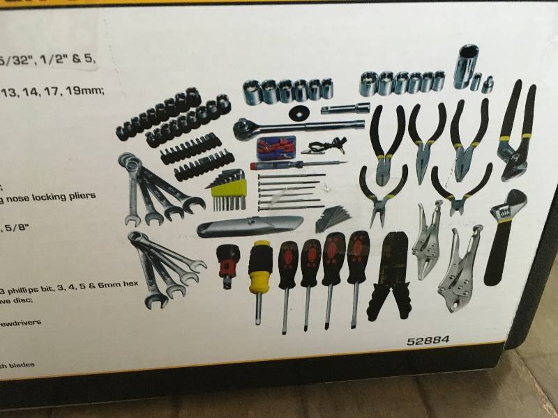 Worker 4-Drawer Tool Chest with 105-Piece Tool Kit in good conditions