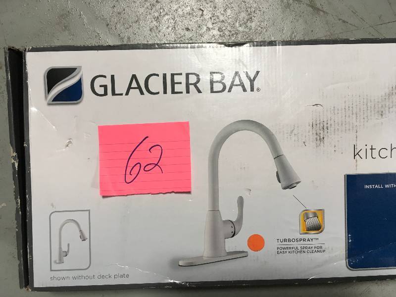 Glacier Bay Market Single-Handle Pull-Down Sprayer Kitchen Faucet in White in good conditions