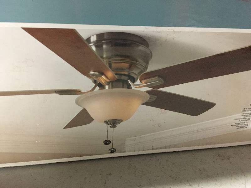 Hampton Bay Hawkins 44 in Brushed Nickel Ceiling Fan in good conditions