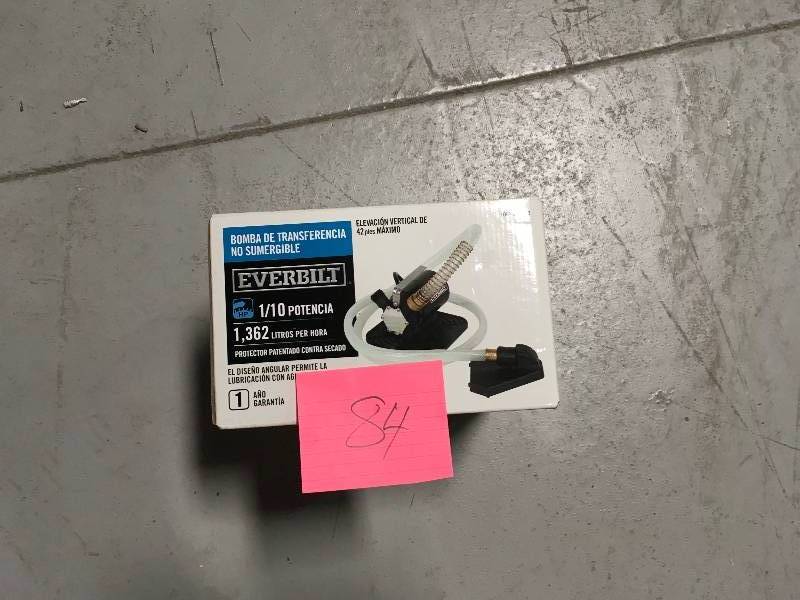 Everbilt 0.1 HP Non-Submersible Transfer Pump in good conditions
