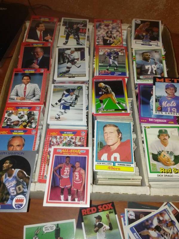 3000 Plus card box, NBA, NFL, NHL, MLB