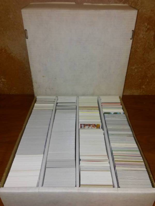 3000  MLB NHL NBA and NFL cards