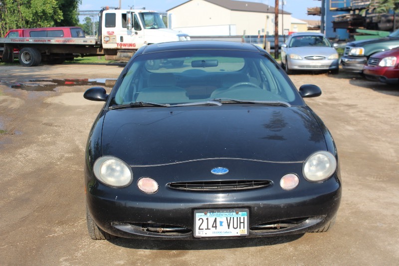 lot 2720 image: 1996 Ford Taurus LX - 2 Owner -