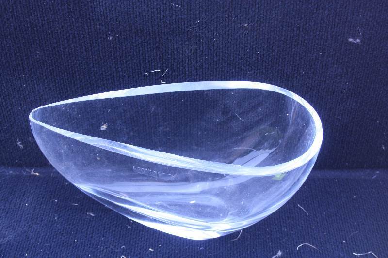 Glass bowl