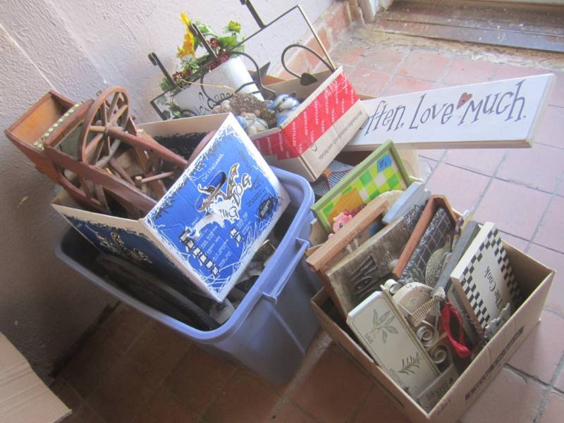 lot 46 image: Large Lot of Misc Decor Etc.  CAC...