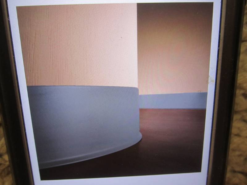 lot 74 image: Roppe 700 Series Dark Gray 4 x 18...