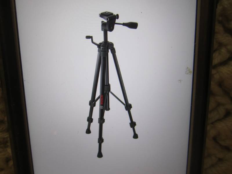 lot 98 image: Bosch BT150 Compact Tripod Open Box...
