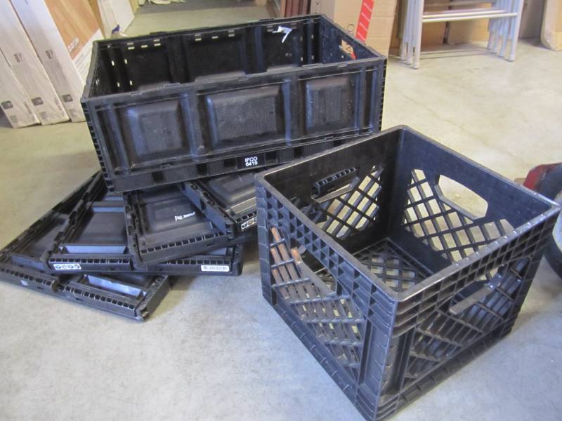 lot 134 image: Lot of 6 Plastic Crates 5 Folding a...