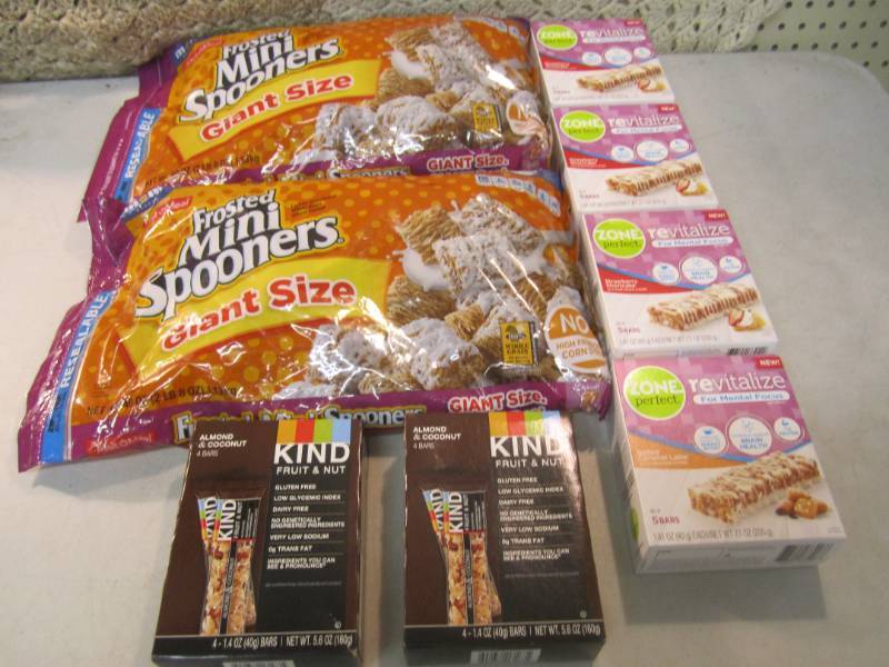 lot 155 image: Mixed Lot of 2 Giant Bags of Froste...