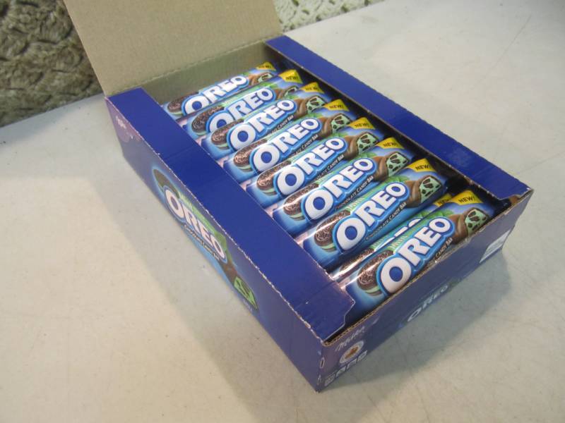 lot 210 image: Box of 24 Mint Oreo Chocolate Candy...