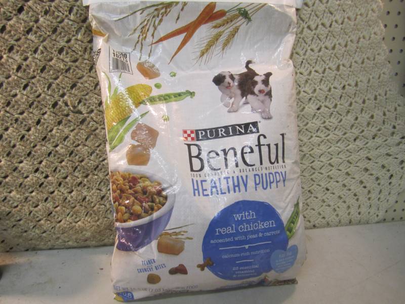 lot 218 image: 15.5 Pound Bag of Dog Food Best by ...
