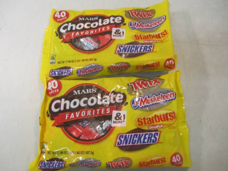 lot 231 image: 2 Big Bags of Mixed Candy Best by F...