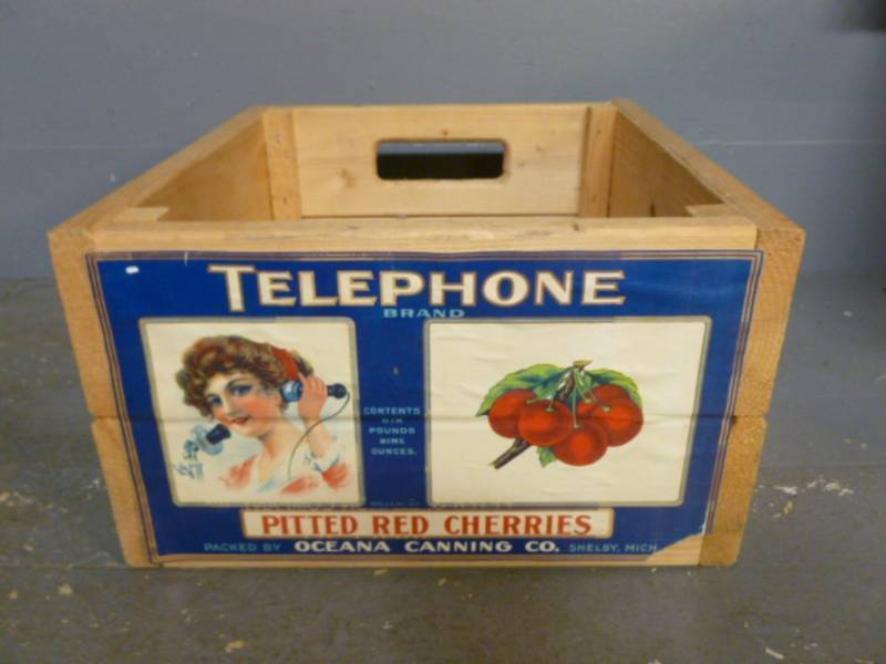 lot 41 image: Wooden Box