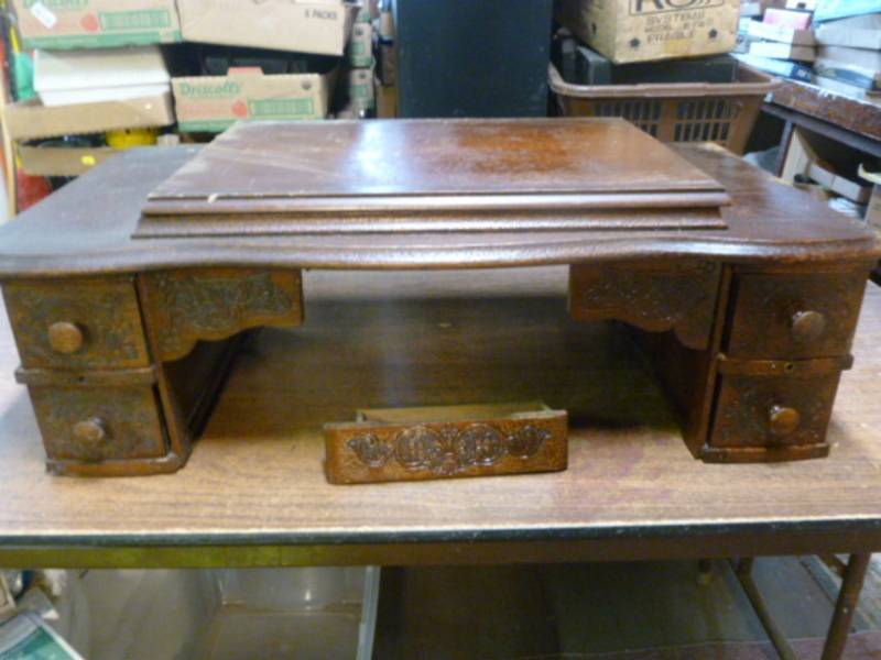 lot 54 image: Antique Sewing Machine Base