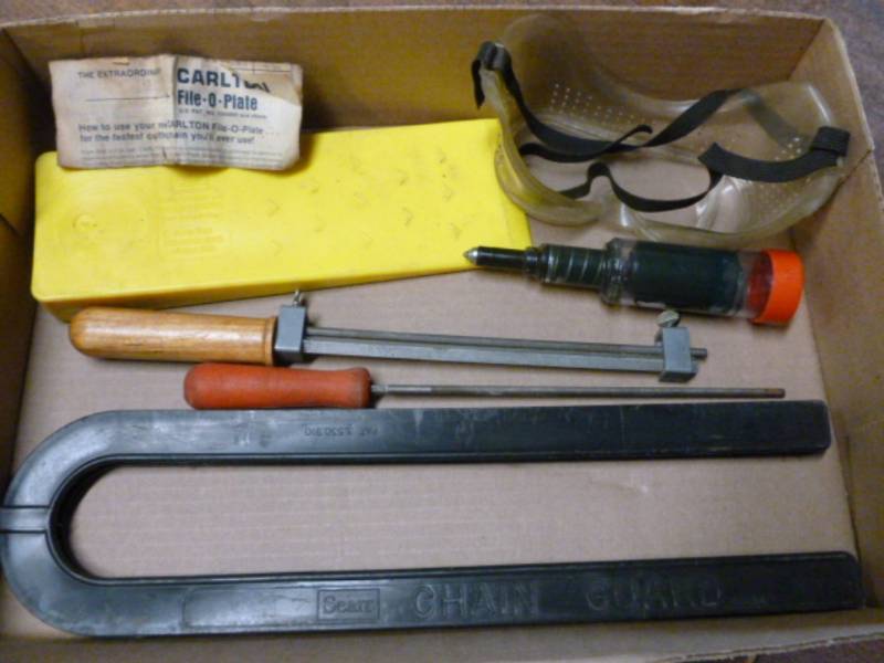 lot 64 image: Chain Saw Items