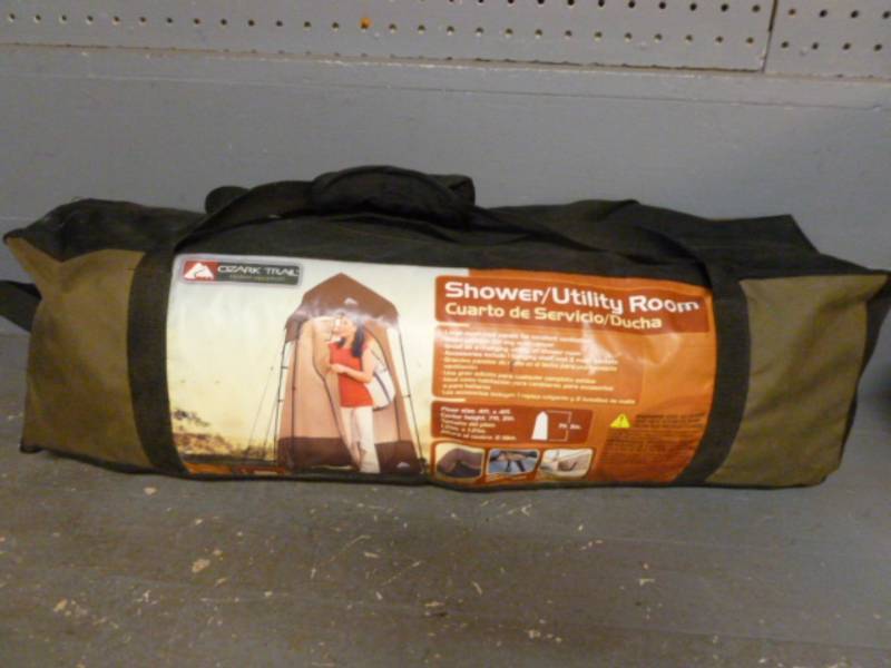lot 67 image: Camping Shower