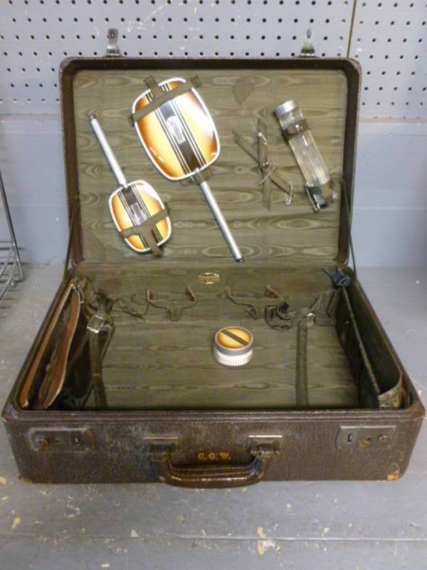lot 69 image: Vintage Vanity Set