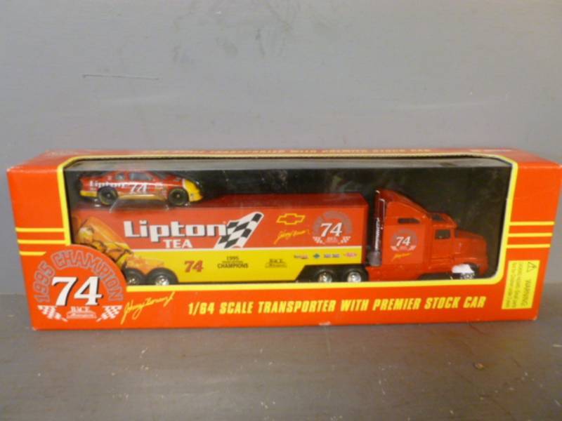 lot 125 image: Racing Champions