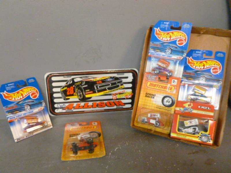 lot 130 image: Die Cast Metal Cars