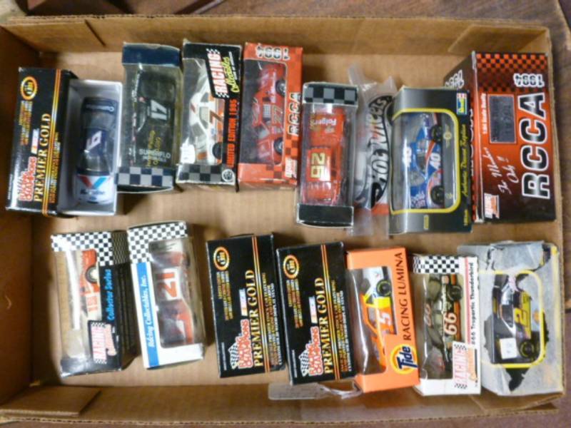 lot 132 image: Die Cast Metal Cars