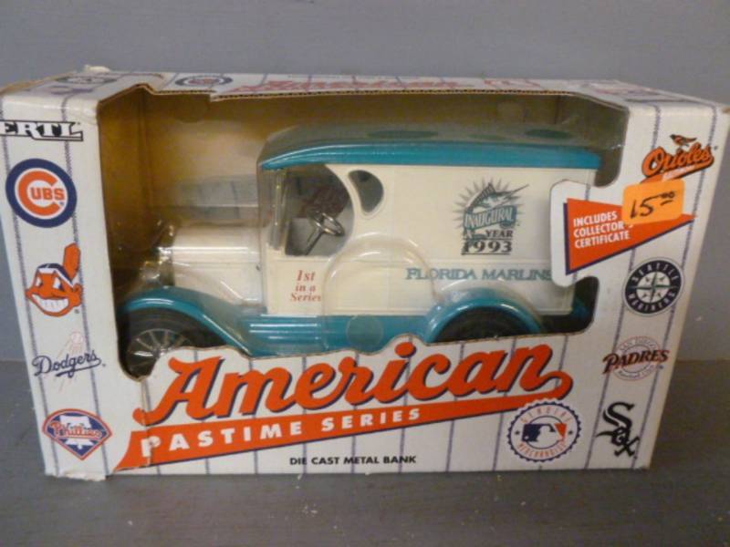 lot 134 image: Ertl Truck Coin Bank