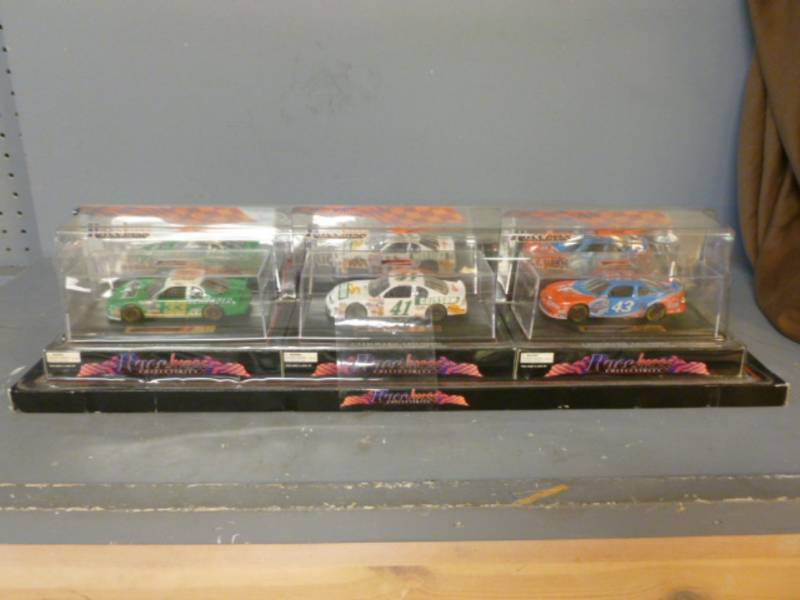 lot 138 image: Race Car Set