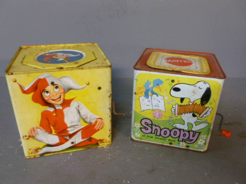 lot 144 image: Vintage Jack In The Box