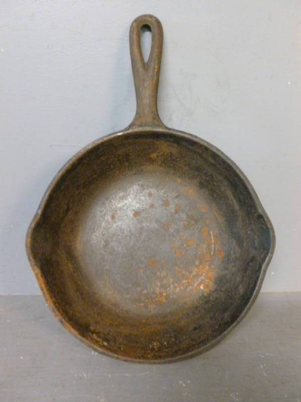 lot 150 image: Vintage Wagner Cast Iron Pan