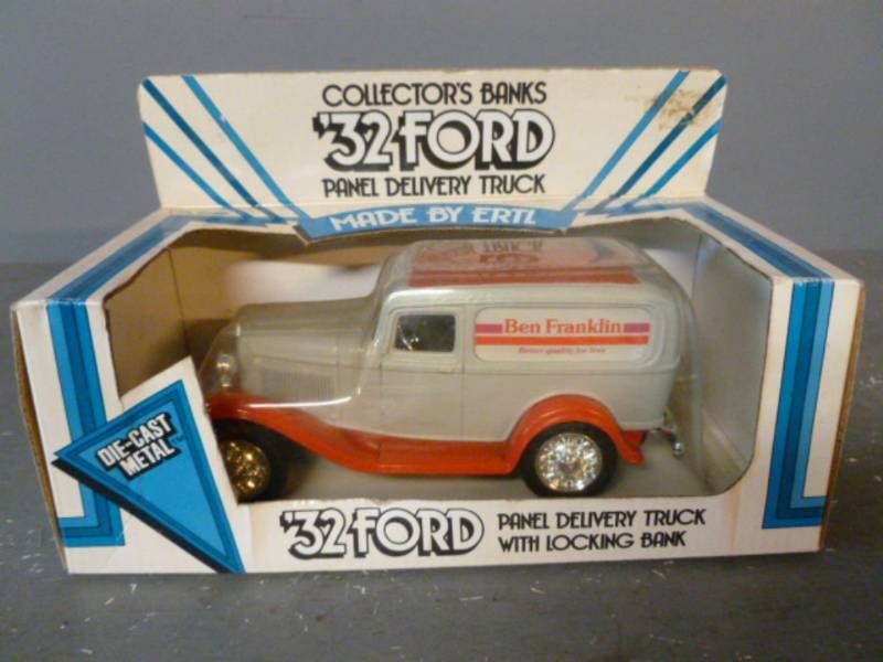 lot 211 image: Ertl Truck Coin Bank