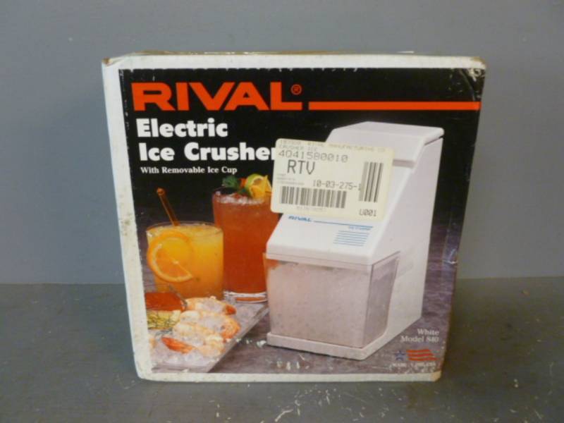 lot 213 image: New Ice Crusher