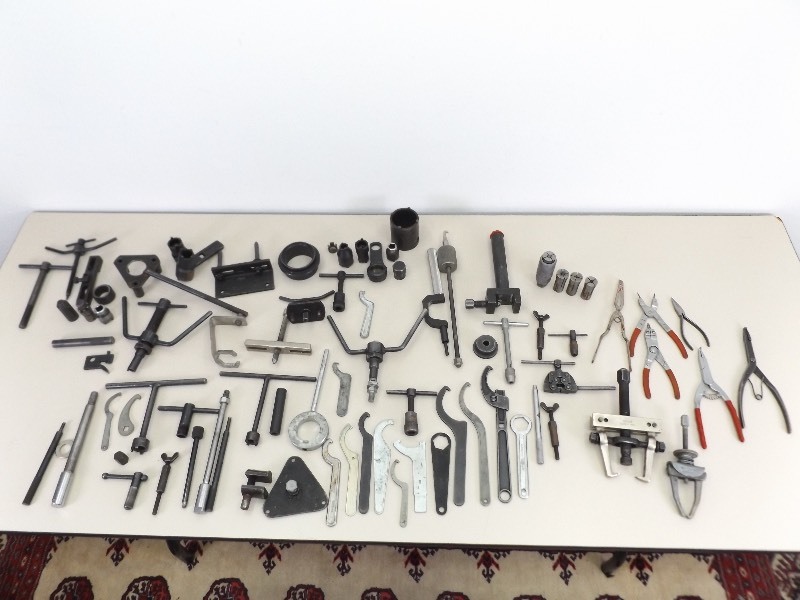 lot 42 image: Lot of Snap-On etc. Lock Nut Wrenches, Gear Pullers, etc.