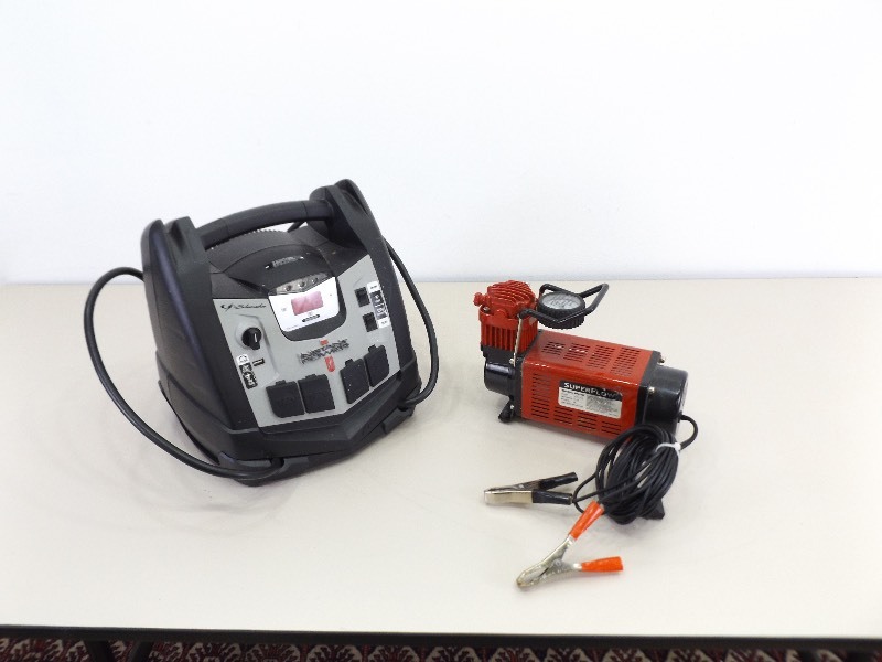 lot 56 image: WORKING Battery Charger and Air Pump