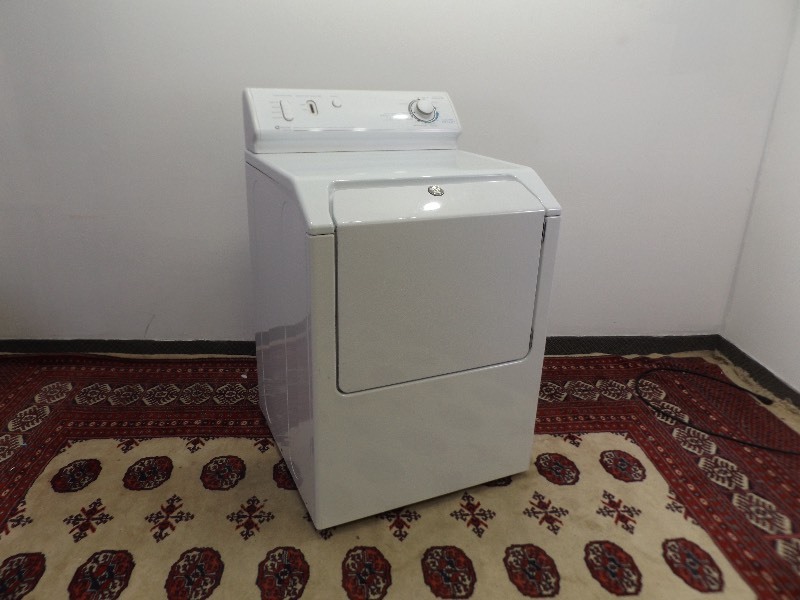 lot 4 image: WORKING Maytag Atlantis Inteledry Gas Dryer