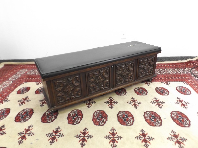 lot 12 image: Mid Century Lane Padded Top Cedar Chest on Casters wKey