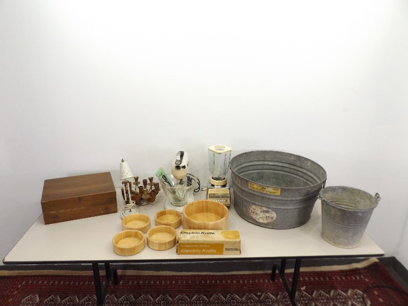 lot 63 image: Large Lot of Misc Vintage Household, Small Appliances, etc.